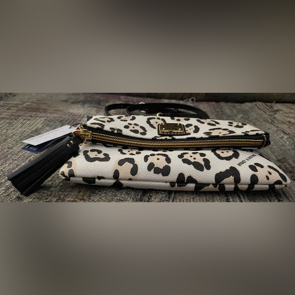 Dooney & Bourke Black/Leopard foldover zip crossbody. - Picture 5 of 15